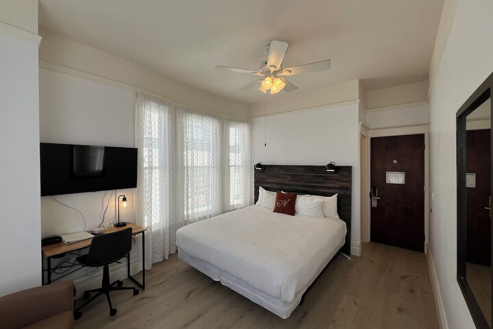 Room 9 of 41