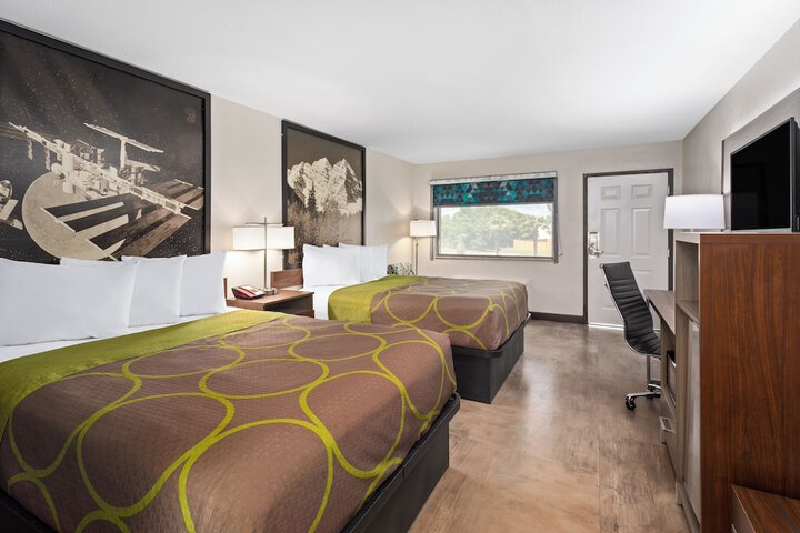 Room 27 of 60