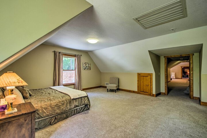 Tryon House w / Hot Tub - Near Equestrian Centers!