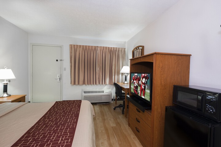 Room 10 of 23