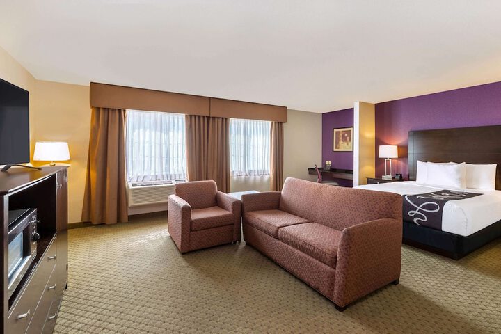 Room 21 of 38