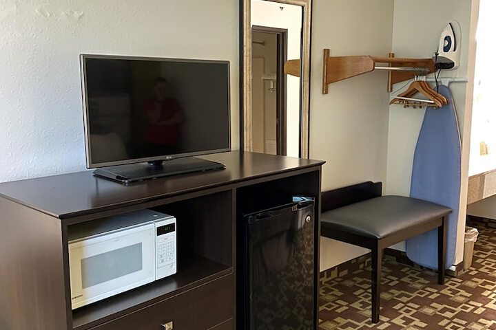 Super 8 by Wyndham Independence IA