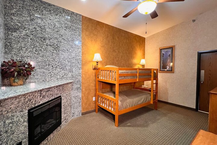 Room 12 of 38