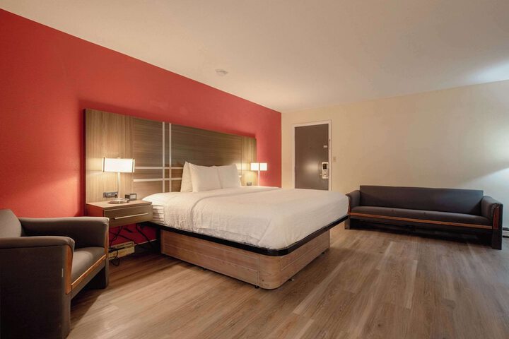 Room 35 of 52