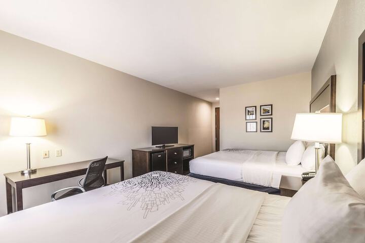 Room 6 of 34