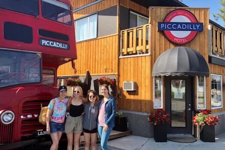 The Piccadilly Motel