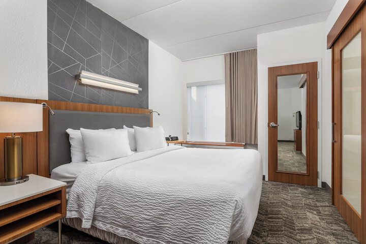 Room 28 of 44