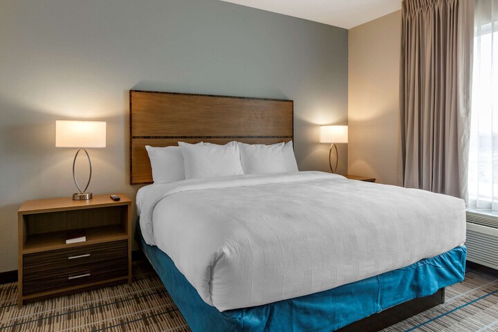 MainStay Suites Carlsbad South