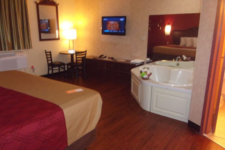 Econo Lodge Kent - Akron West