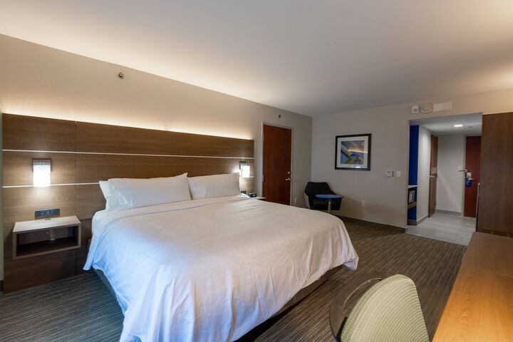 Room 34 of 53