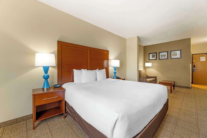 Room 21 of 38