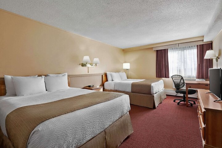 Room 6 of 19