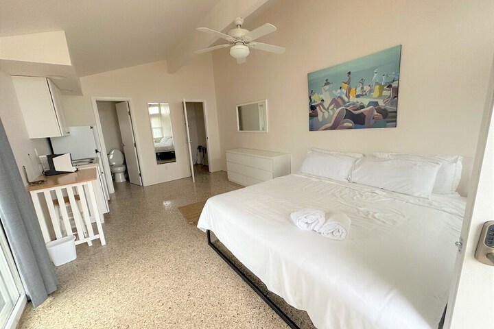 Room 18 of 29