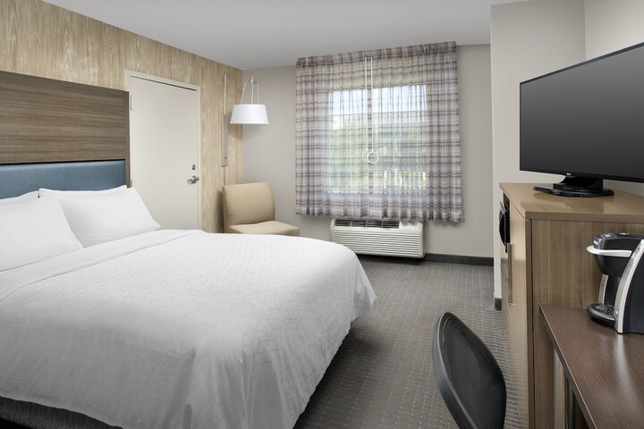 Room 15 of 33
