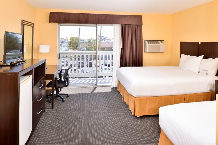 Room 33 of 43
