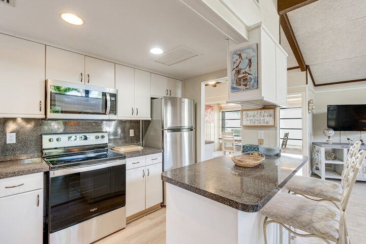 Manasota Key Vacation Rental w / Beach Access!