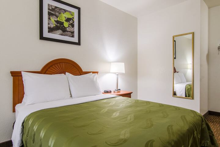 Room 30 of 63