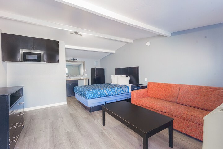 Sands Inn by OYO Winnie