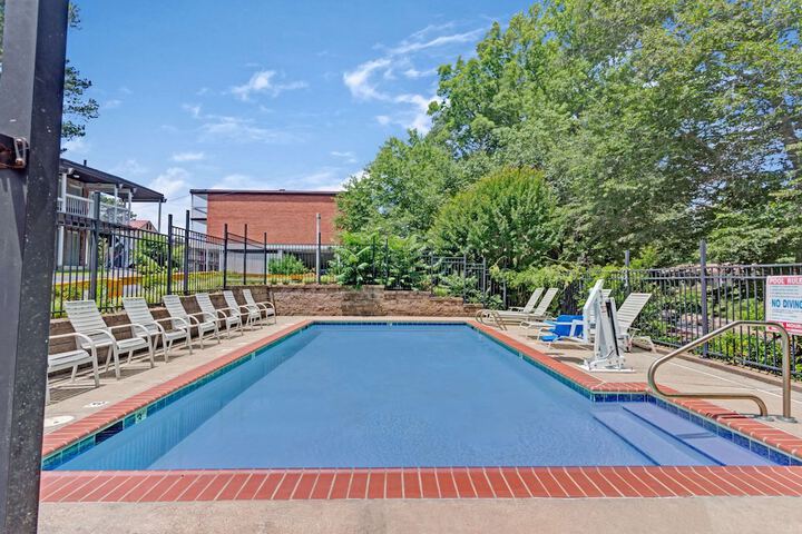 Pool 4 of 35