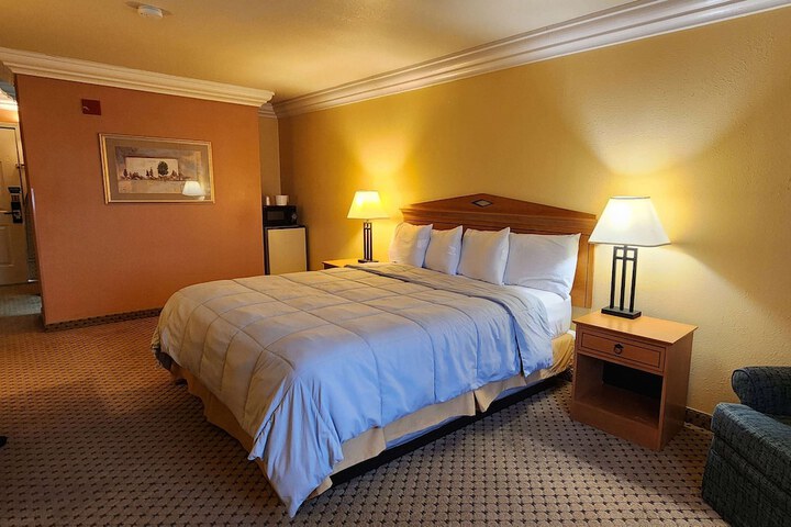 Room 16 of 24
