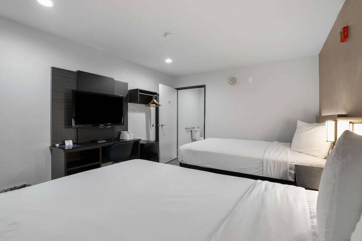Room 9 of 23
