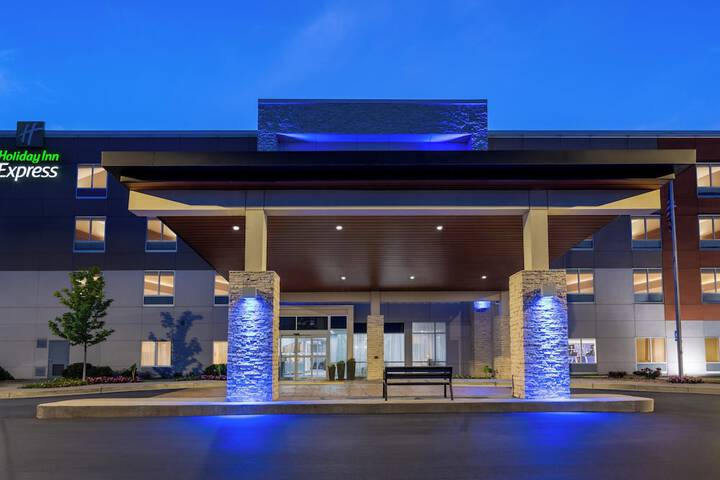 Holiday Inn Express Calhoun South by IHG