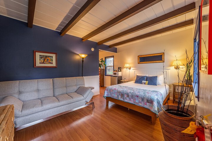 The Islander Inn