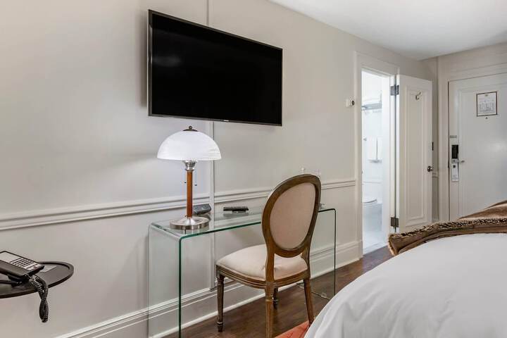 The Fort Garry Hotel Spa and Conference Centre, an Ascend Collection Hotel