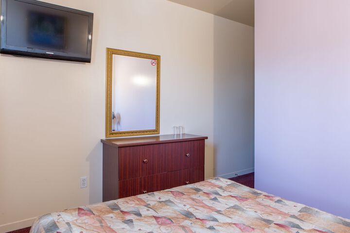 Room 16 of 33