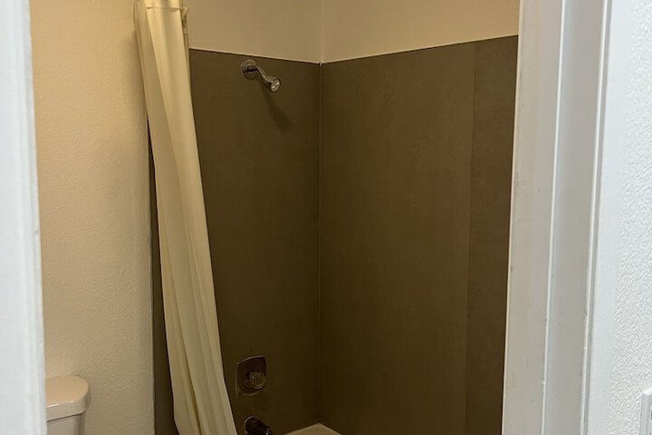 Room 13 of 17