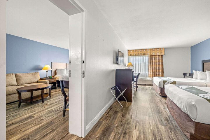 Room 34 of 42