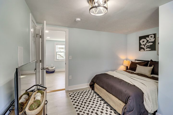 Bayfront Maryland Retreat w / Deck Near Beaches!