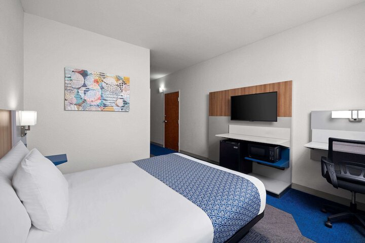 Room 40 of 53