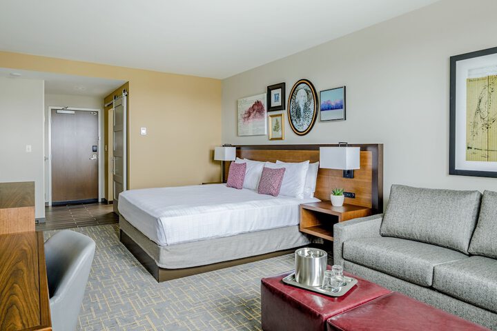 Hotel Madison & Shenandoah Conference Ctr