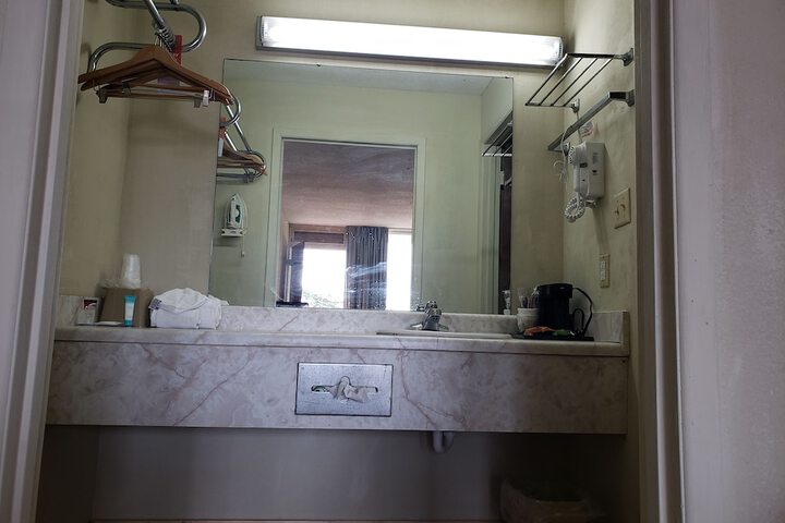 Room 18 of 32