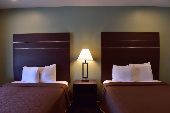 Room 10 of 17