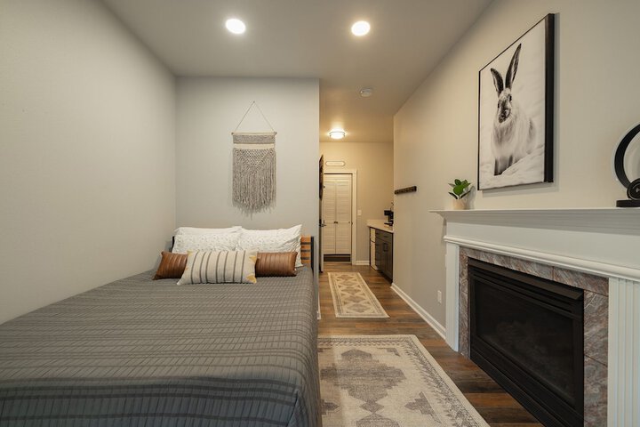Room 93 of 150
