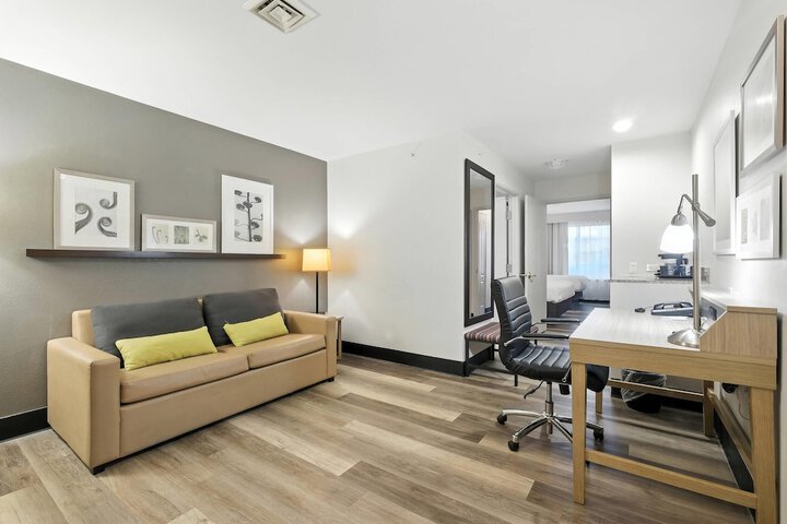 Country Inn & Suites by Radisson Merrillville, IN
