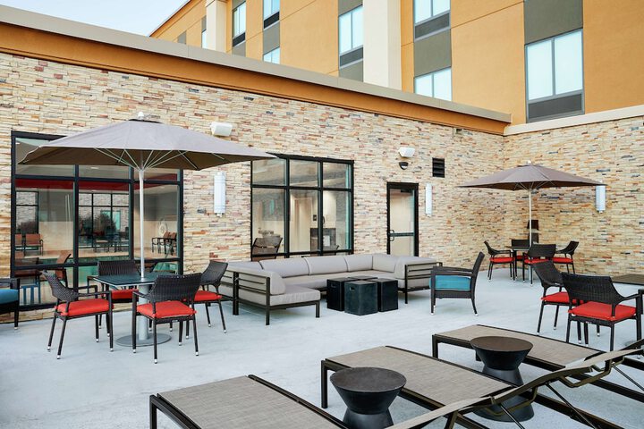 Hampton Inn & Suites Chicago Waukegan