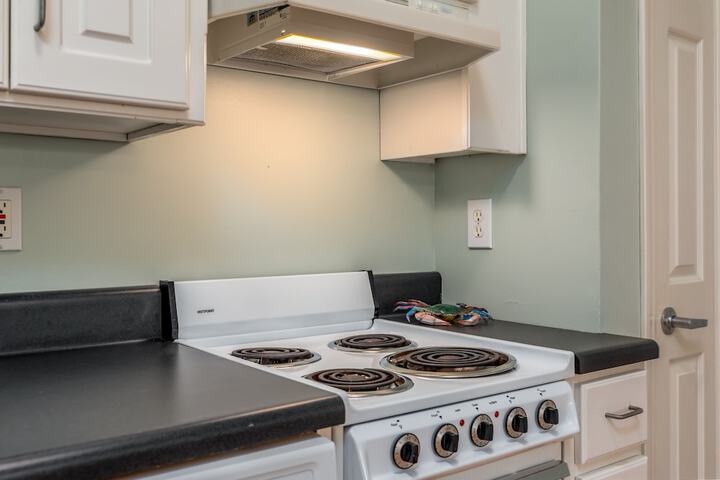 Dauphin Luv B - Beach Club #201-b 2 Bedroom Condo