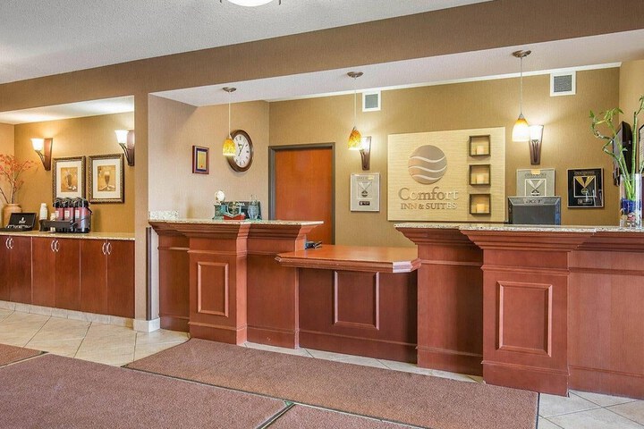 Comfort Inn & Suites