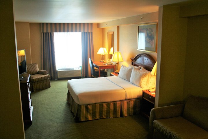 Room 15 of 37