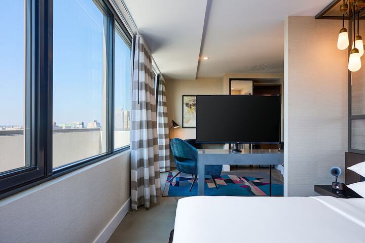 Room 14 of 42
