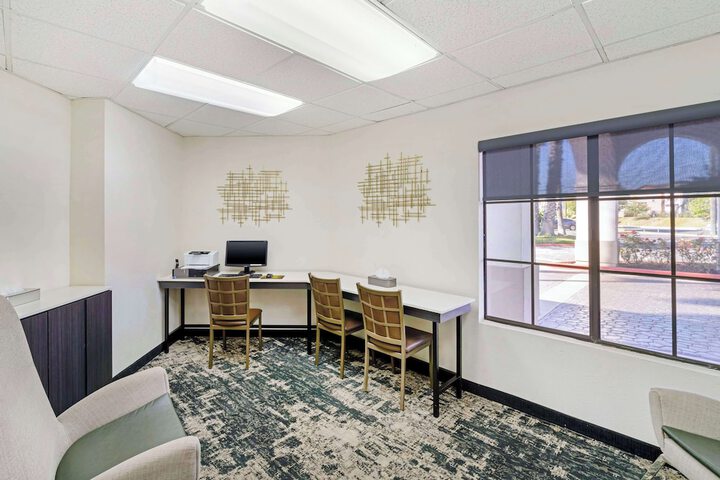 Business Center 37 of 38