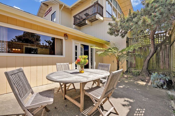 Terrace/Patio 22 of 26