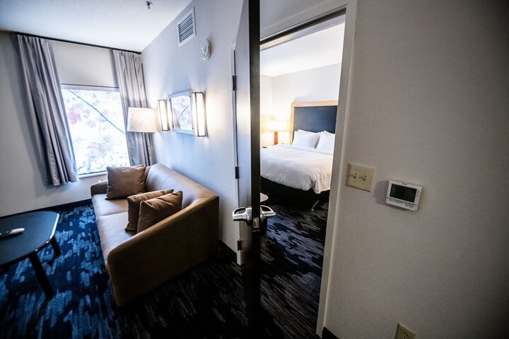 Room 25 of 43