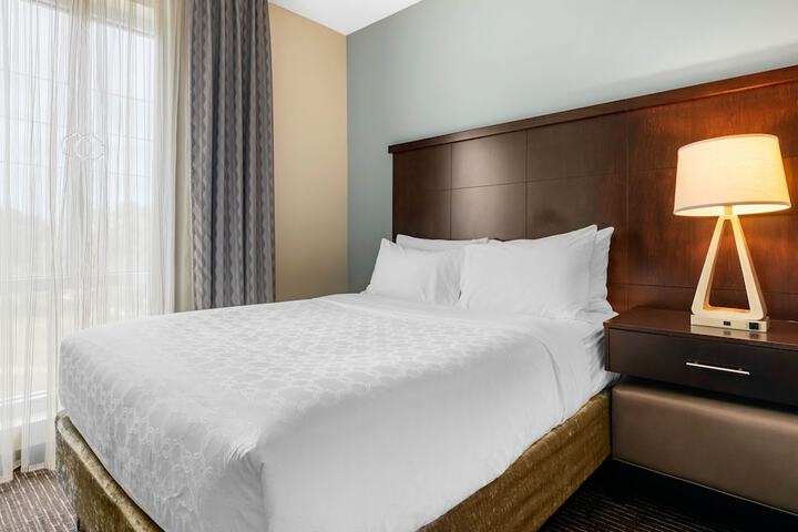 Room 40 of 74