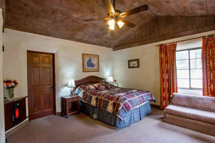 Room 5 of 10