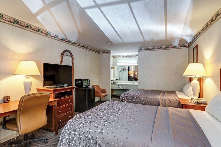 Room 22 of 40