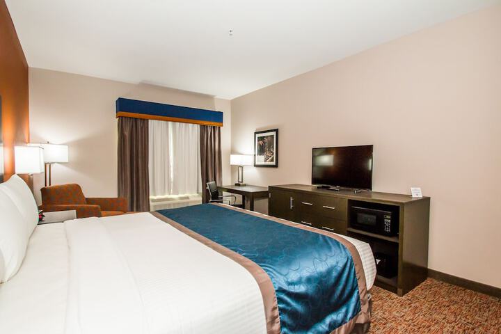 Room 17 of 18
